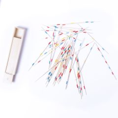 Mikado spel i träask